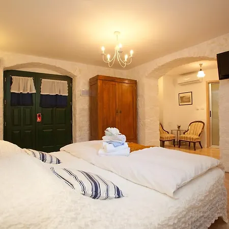 Baguc Bed and Breakfast 4*