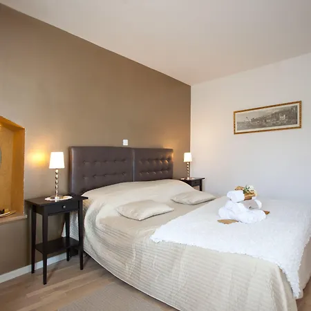 Couette-café Baguc 4*