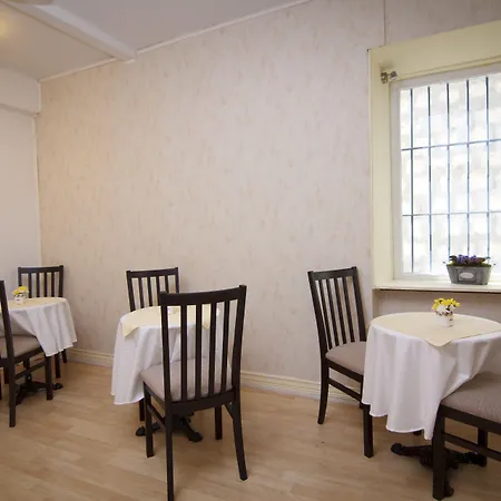 Couette-café Baguc 4*